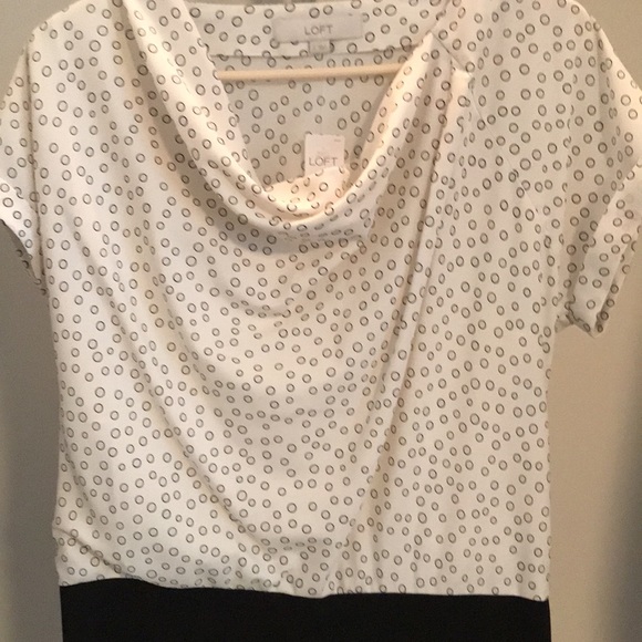 NWT “LOFT” DRESS W/BLOUSY FIT ON TOP. CREAM TOP BLACK BOTTOM SHORT SLEEVES.SZ 2 - Picture 3 of 9